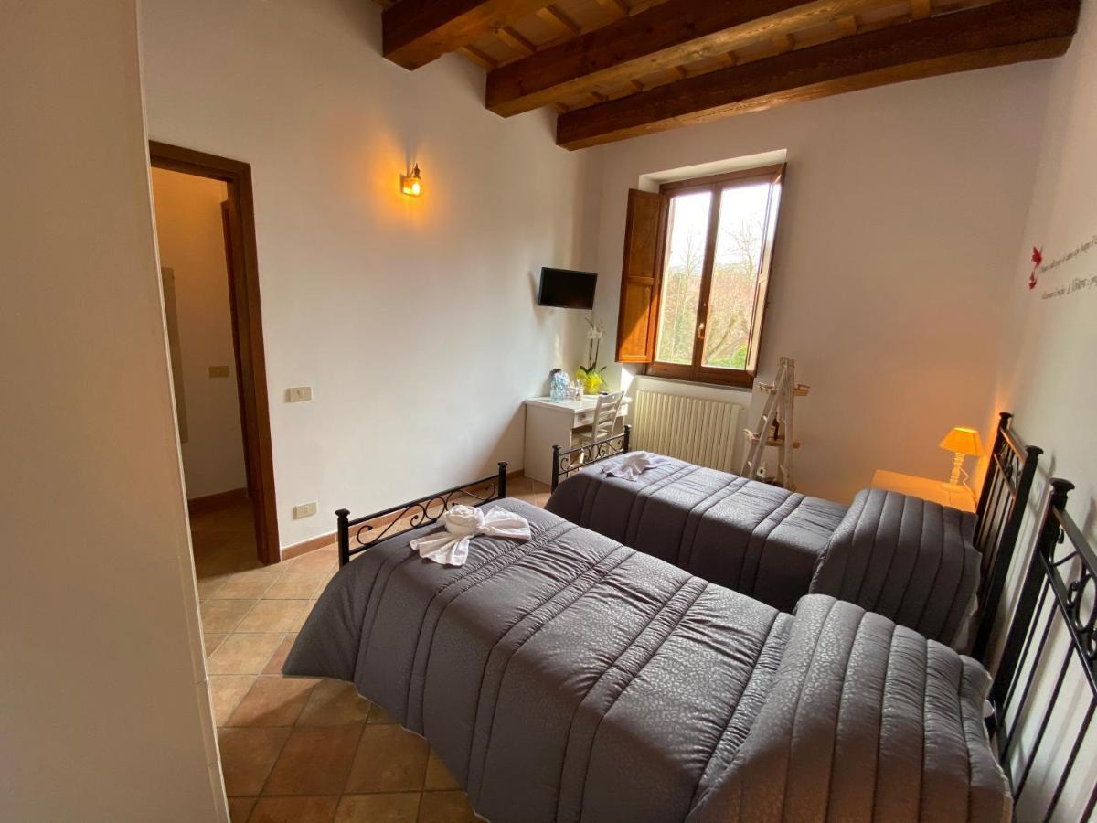 Locanda della Pieve Pievebovigliana Esterno foto