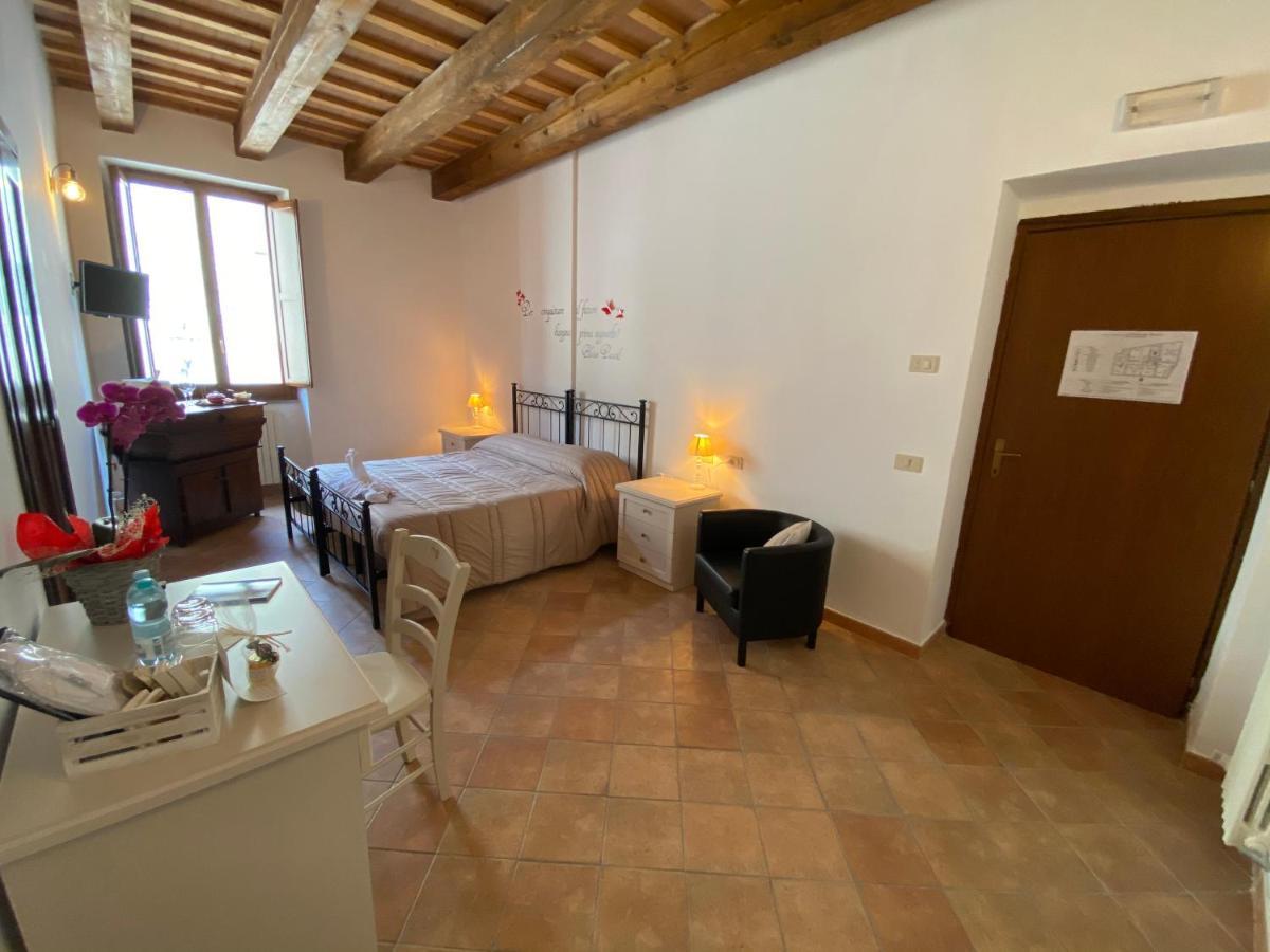Locanda della Pieve Pievebovigliana Esterno foto