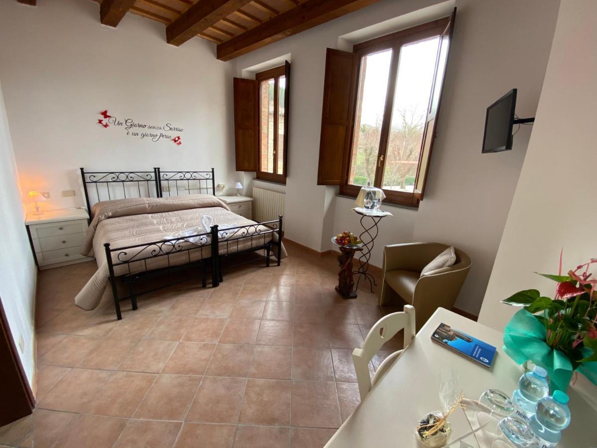 Locanda della Pieve Pievebovigliana Esterno foto