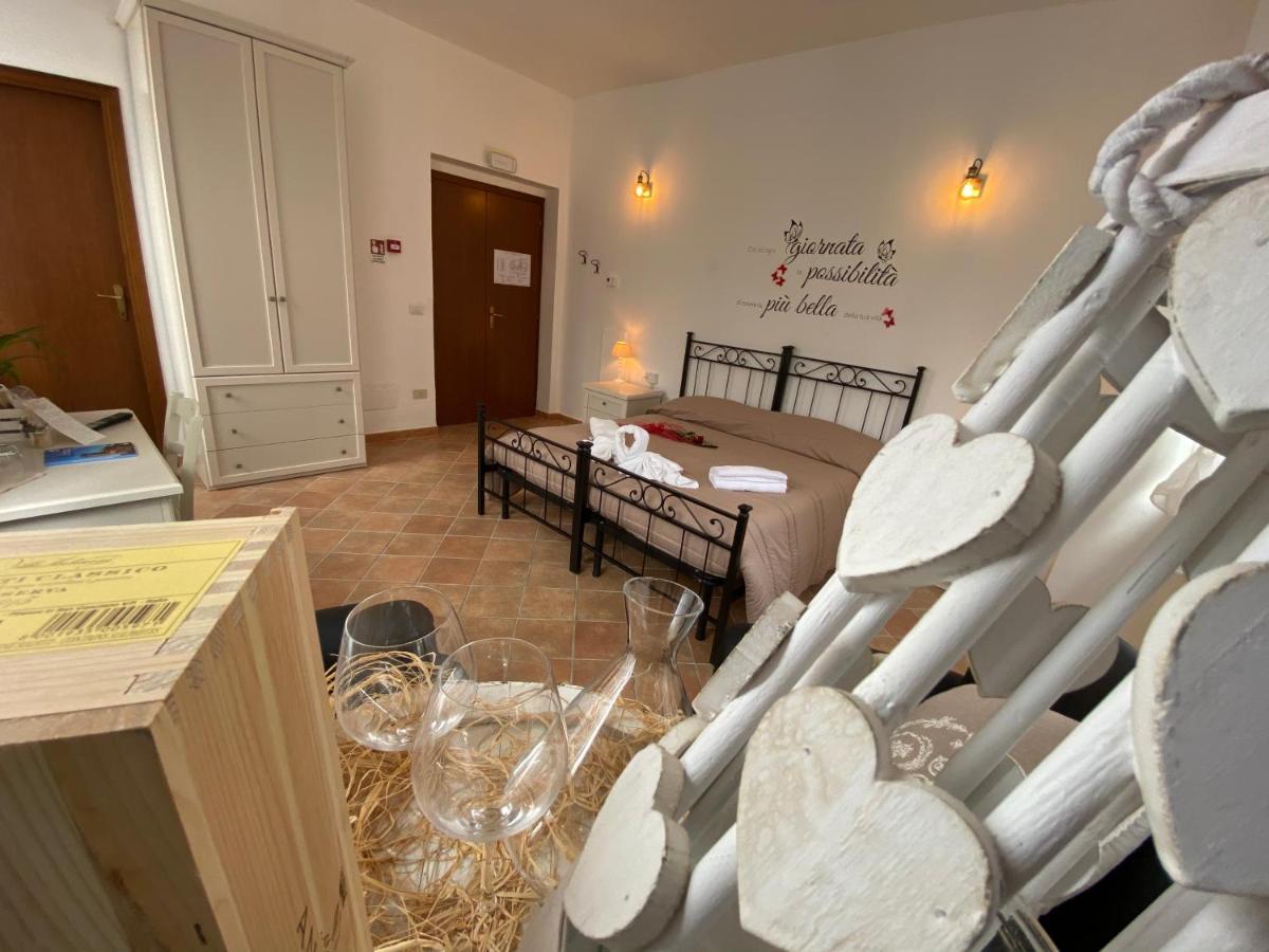 Locanda della Pieve Pievebovigliana Esterno foto