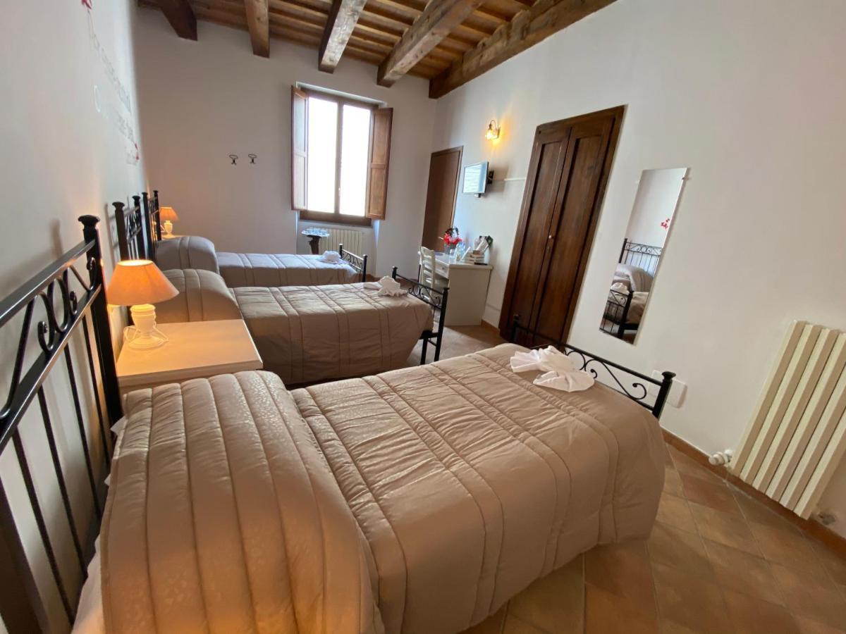 Locanda della Pieve Pievebovigliana Esterno foto