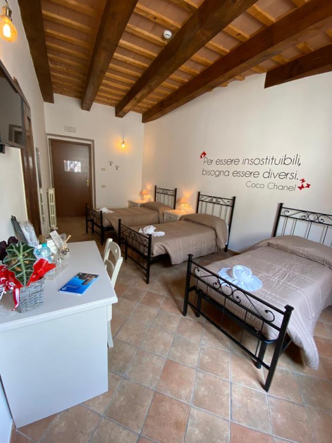 Locanda della Pieve Pievebovigliana Esterno foto