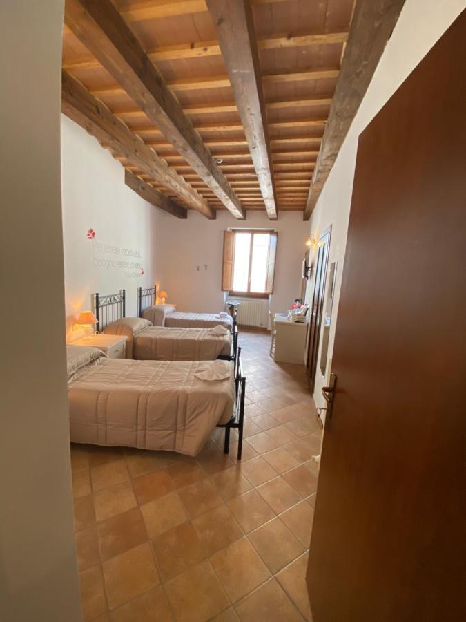 Locanda della Pieve Pievebovigliana Esterno foto